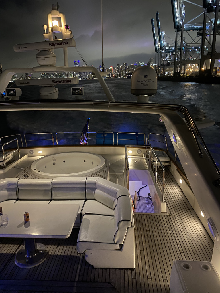 100 ft Azimut