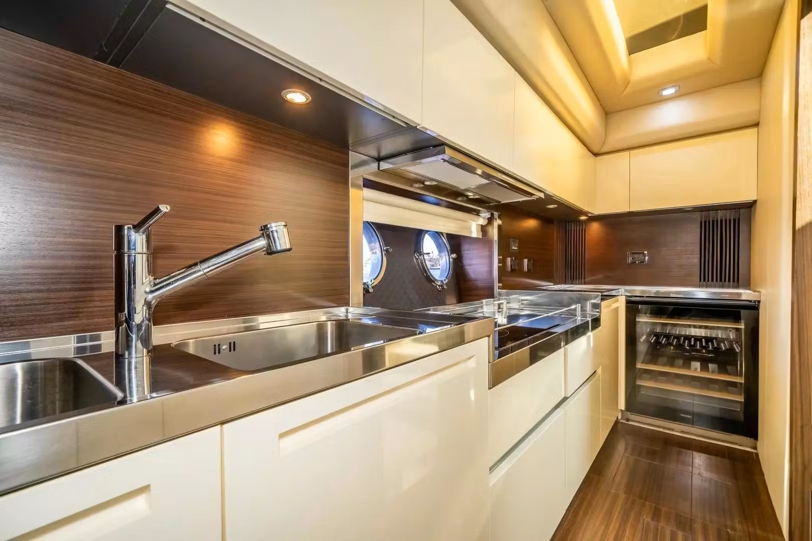 72ft Azimut LUX