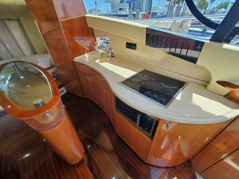 57ft Azimut Lux Flybridge