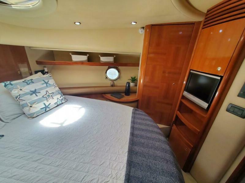57ft Azimut Lux Flybridge