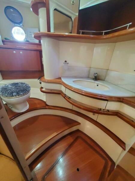 57ft Azimut Lux Flybridge