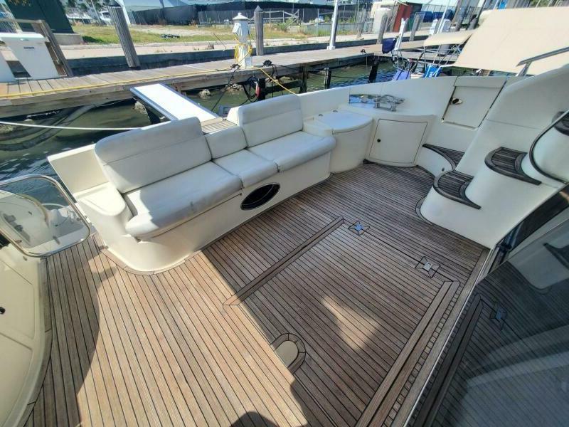 57ft Azimut Lux Flybridge
