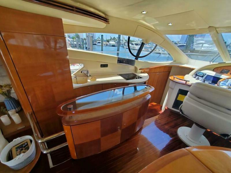 57ft Azimut Lux Flybridge