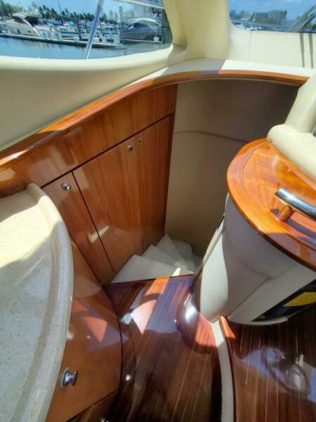57ft Azimut Lux Flybridge