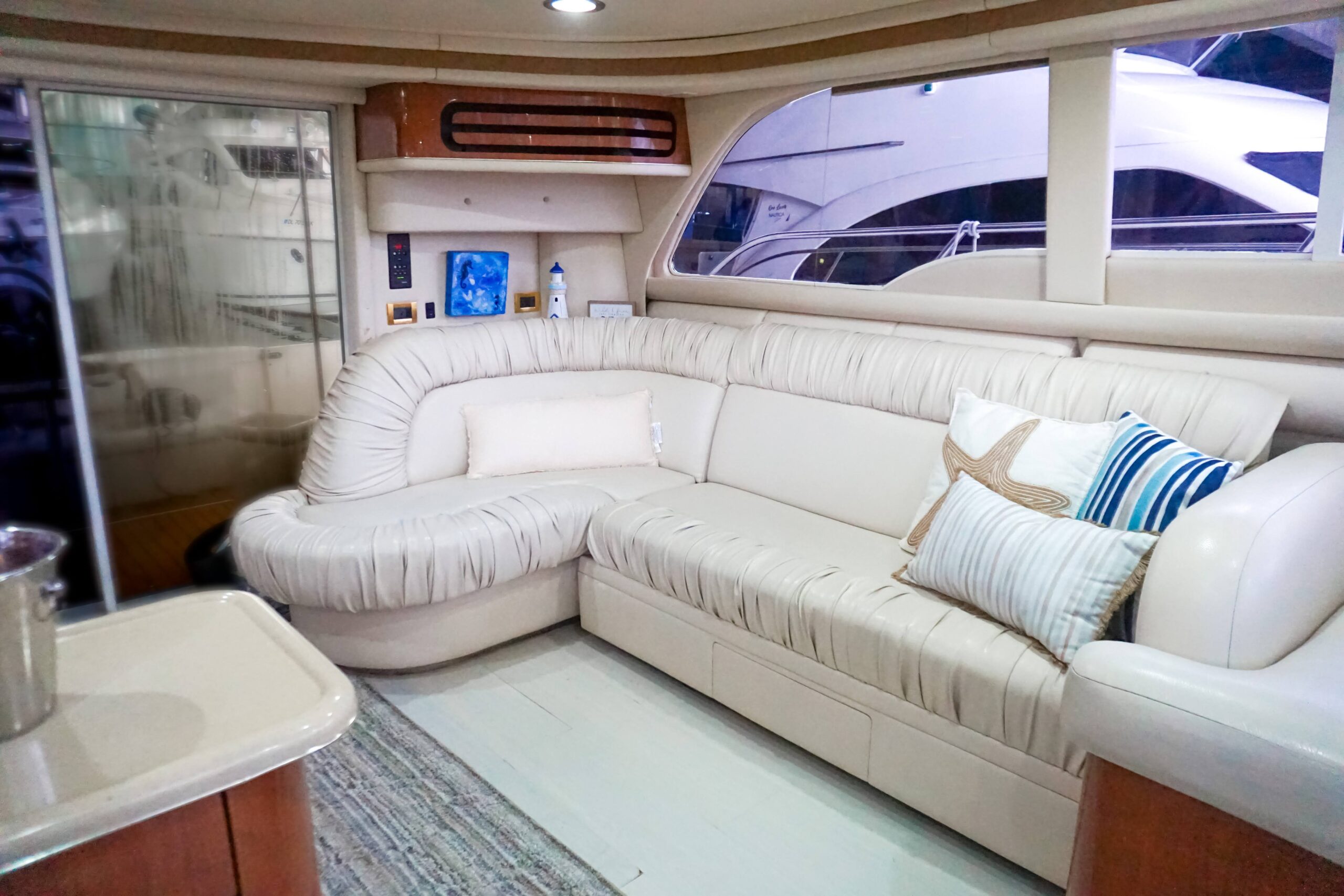 SeaRay Sedan FlyBridge