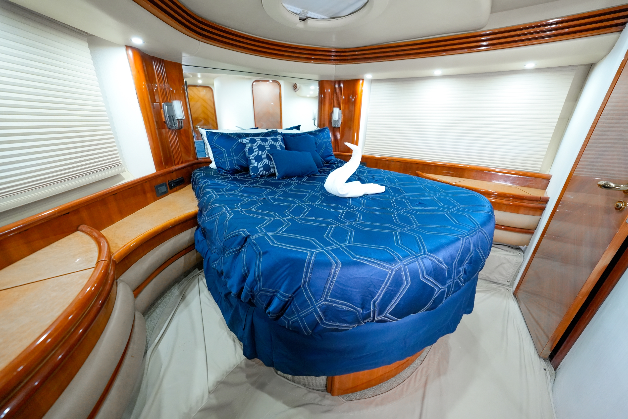 70ft Azimut