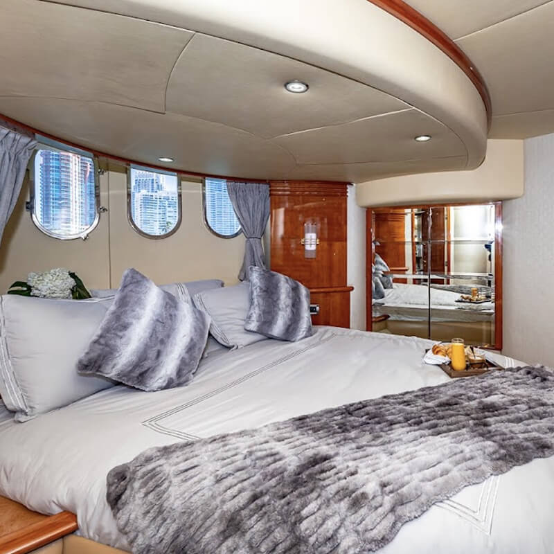 62 ft Azimut