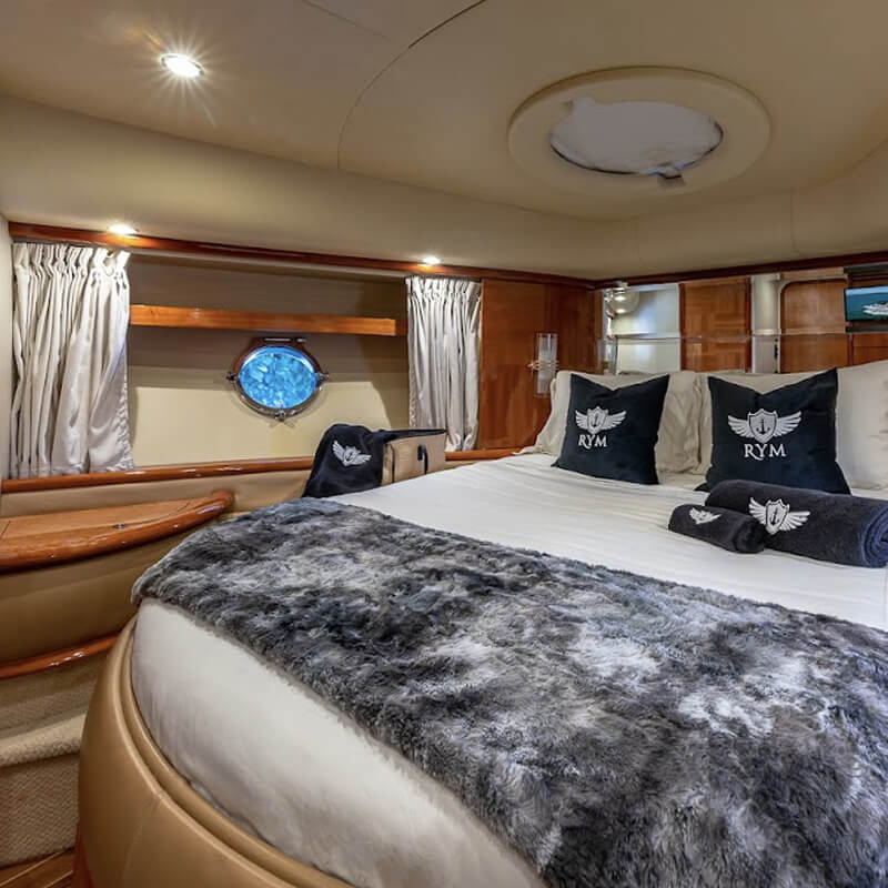62 ft Azimut