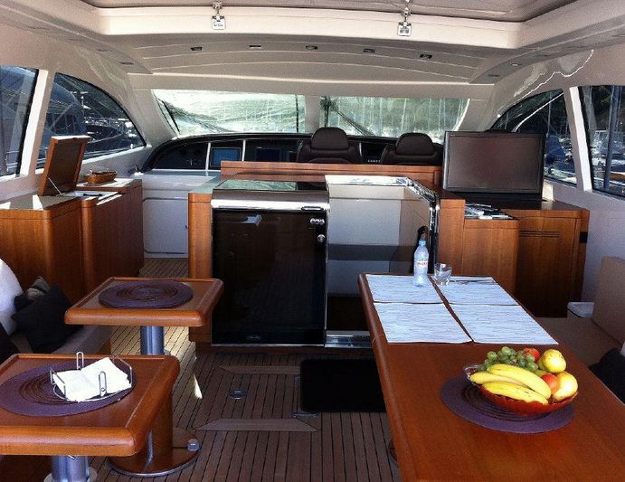 2008 Mangusta 72 75ft