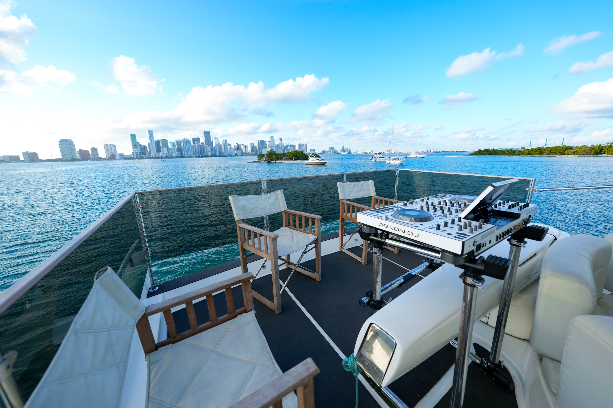 70ft Azimut