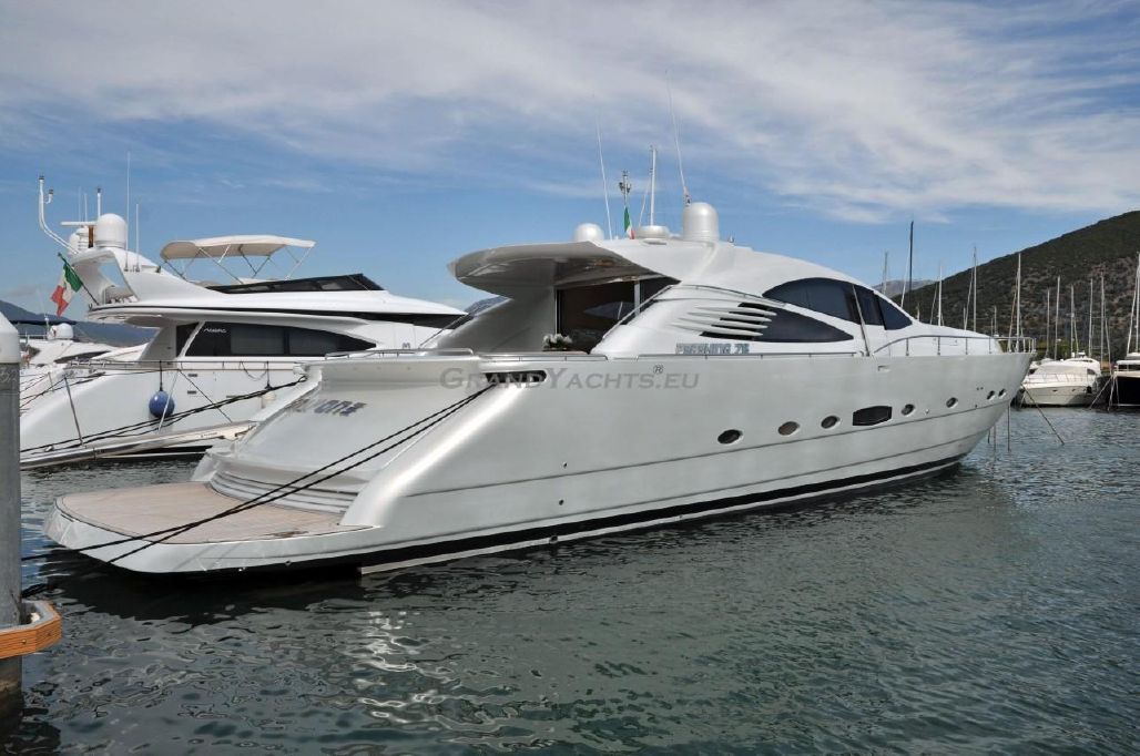 2006 Pershing 76 77ft