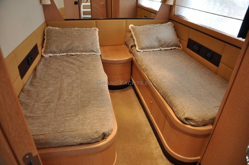 2006 Pershing 76 77ft