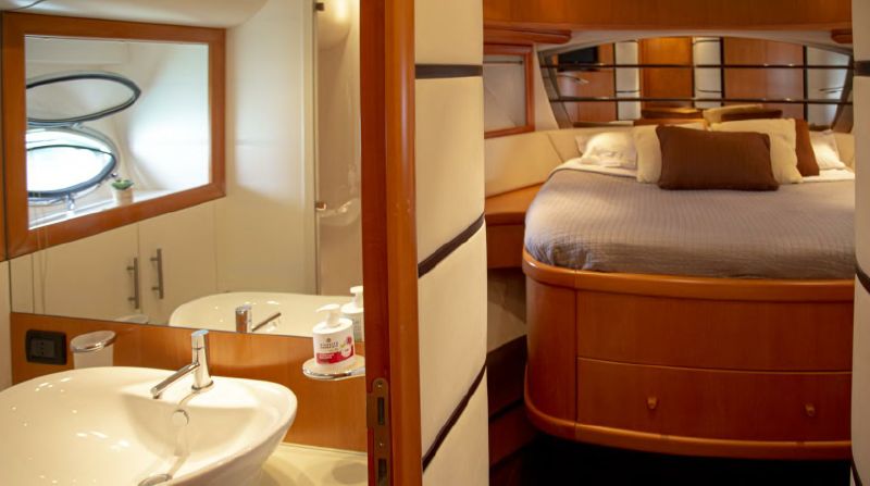 2004 Pershing 76 76ft