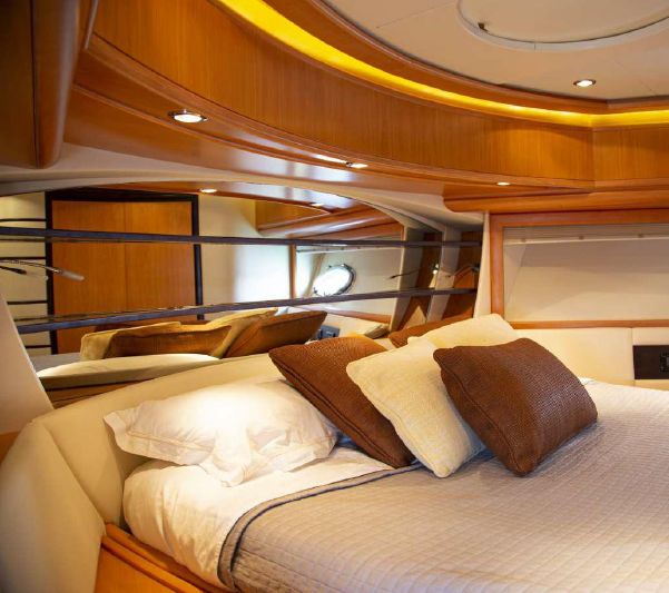2004 Pershing 76 76ft