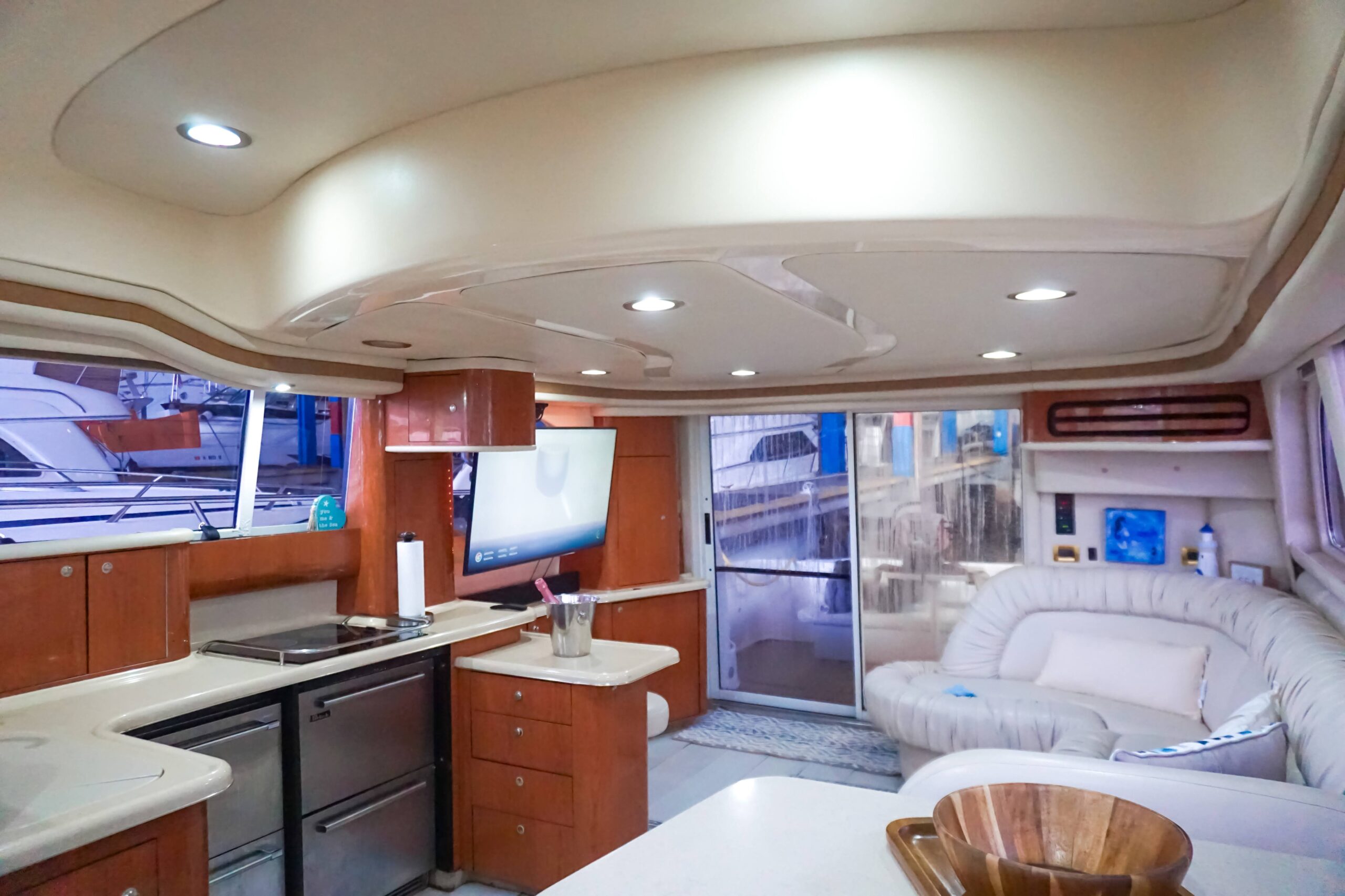 SeaRay Sedan FlyBridge