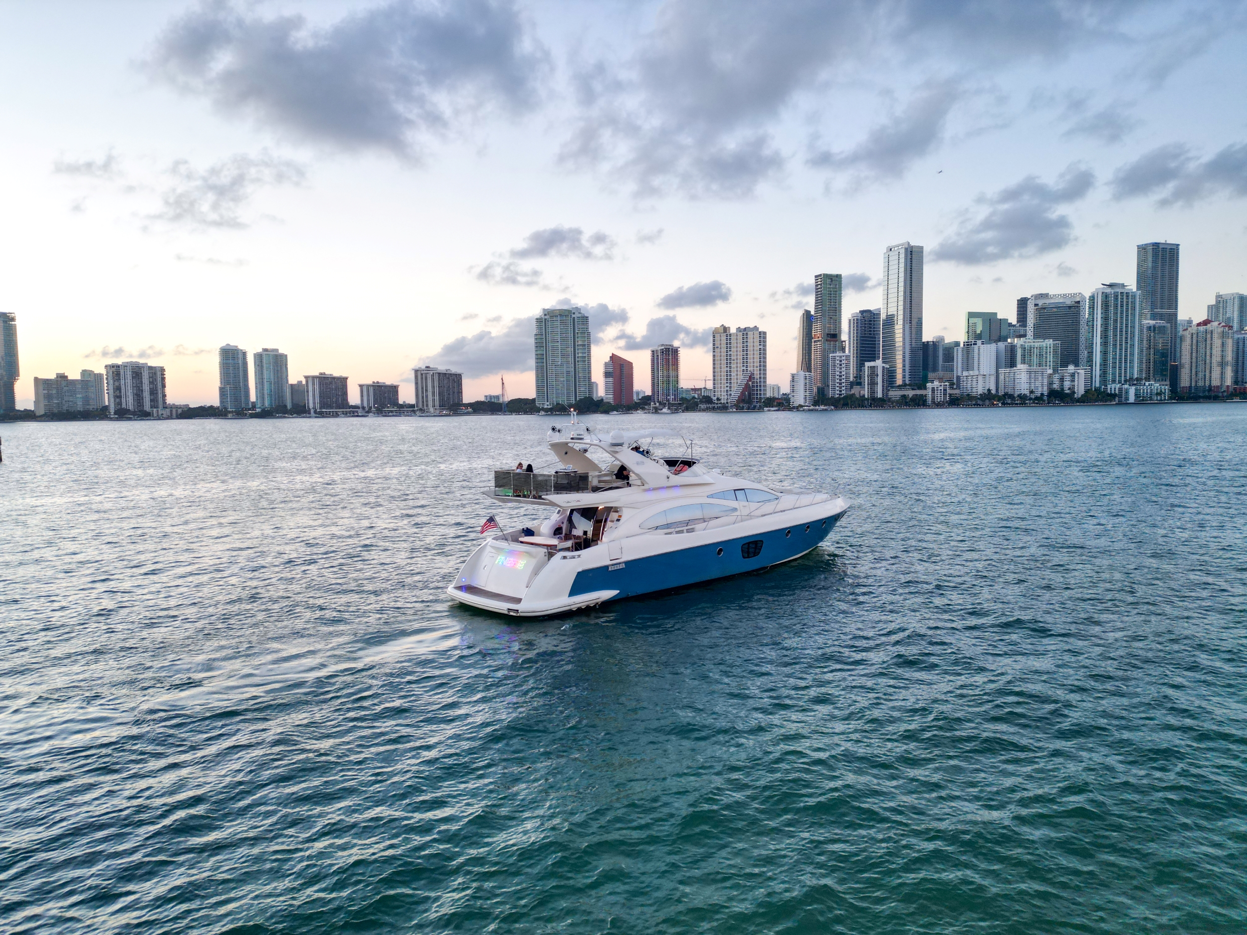 70ft Azimut
