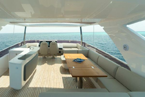 2020 PRINCESS Y75 75 ft