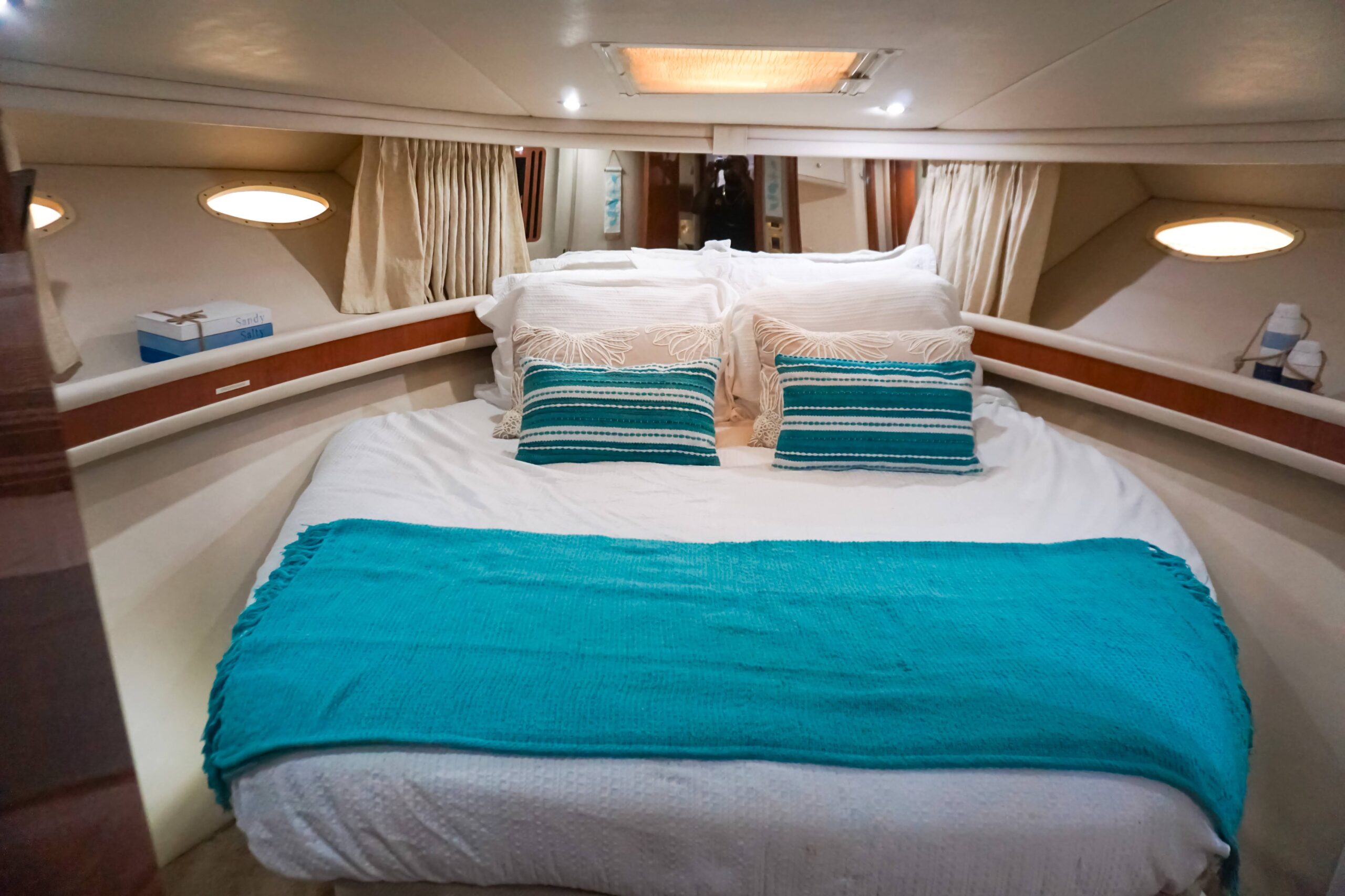 SeaRay Sedan FlyBridge