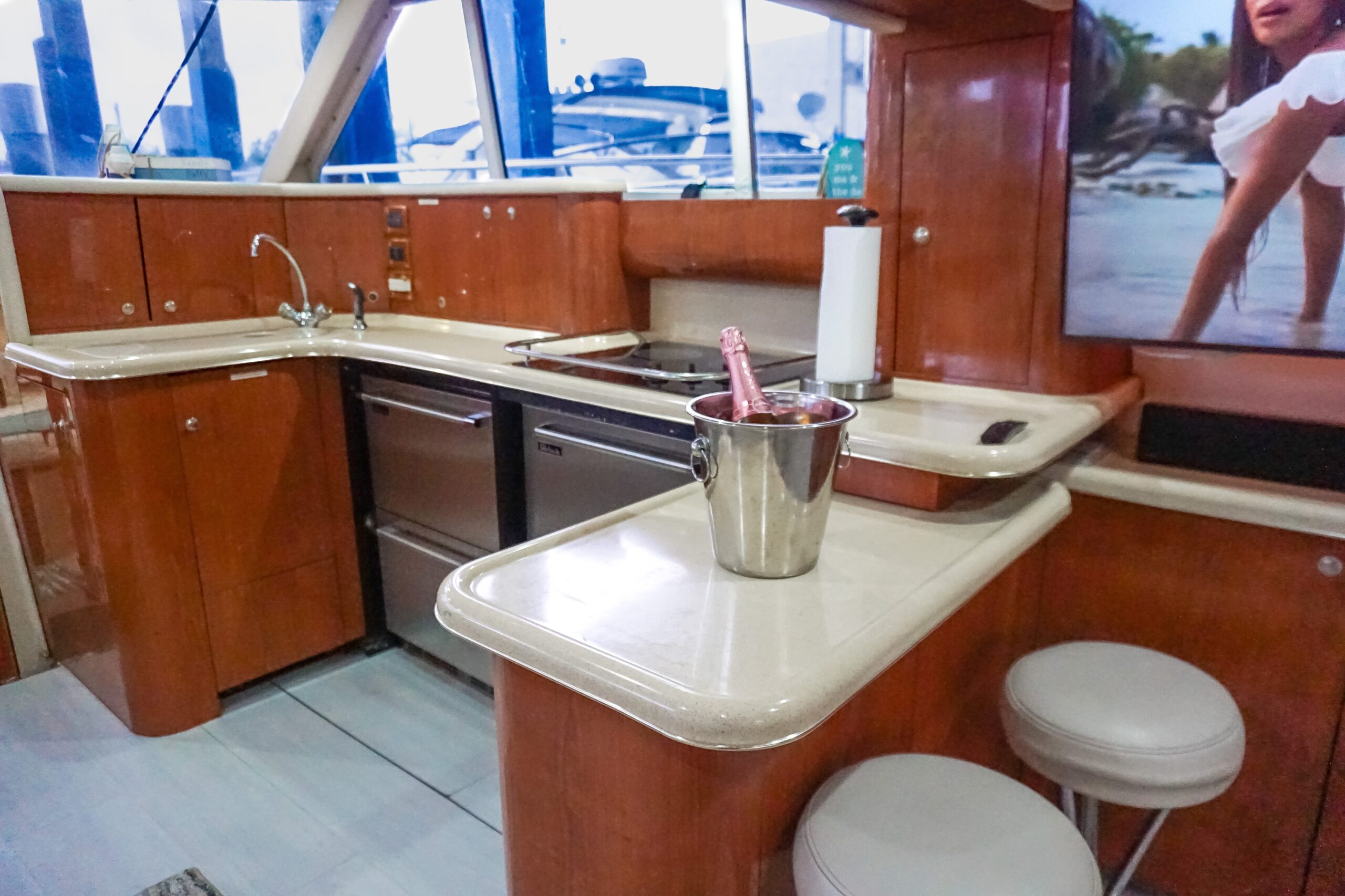 SeaRay Sedan FlyBridge
