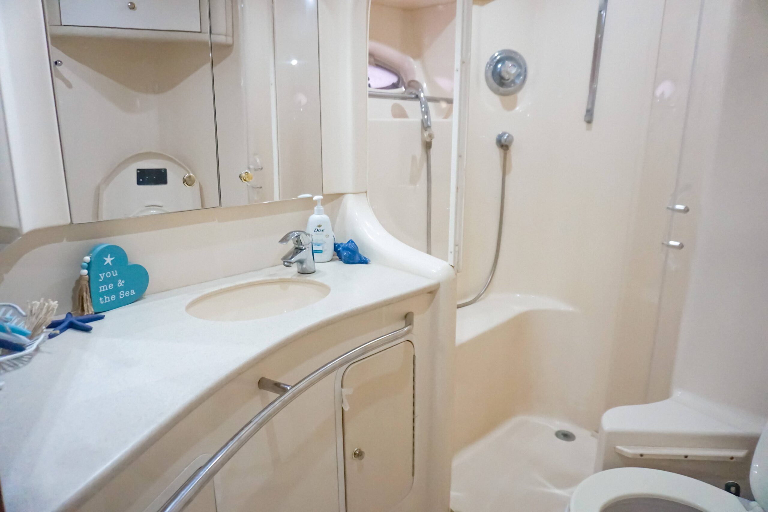 SeaRay Sedan FlyBridge