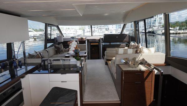 60 FT Prestige Flybridge
