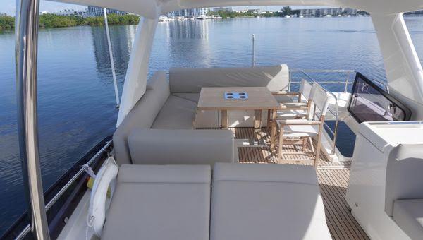 60 FT Prestige Flybridge