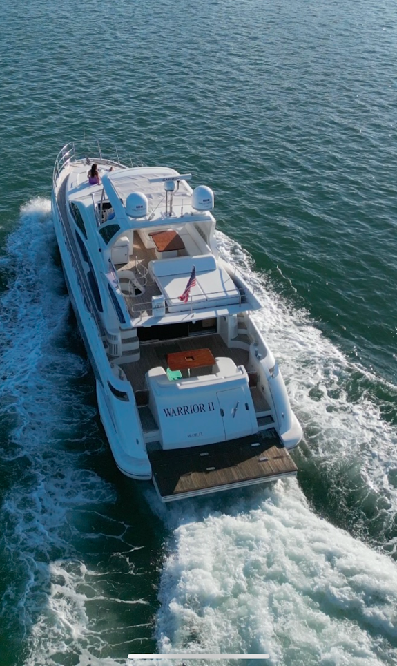 66 ft Azimut Lux