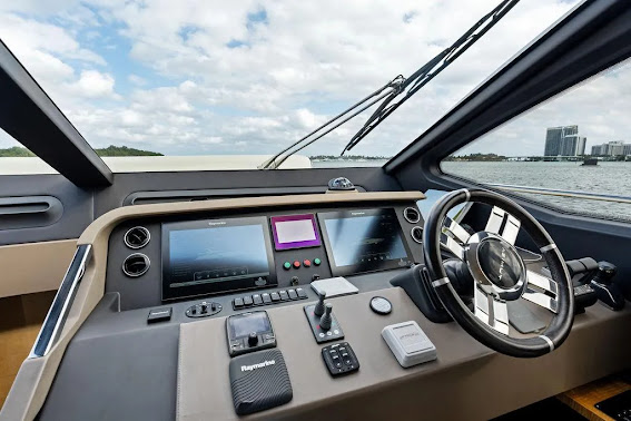 70’ Azimut Grand