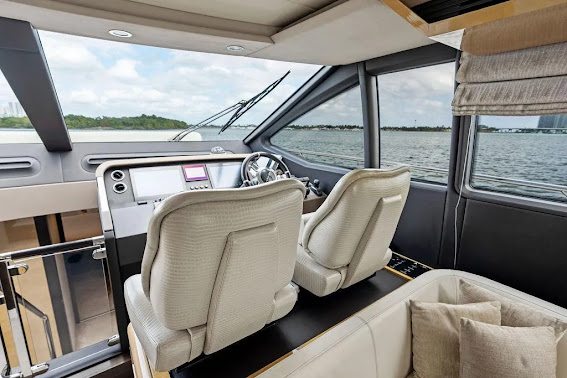 70’ Azimut Grand
