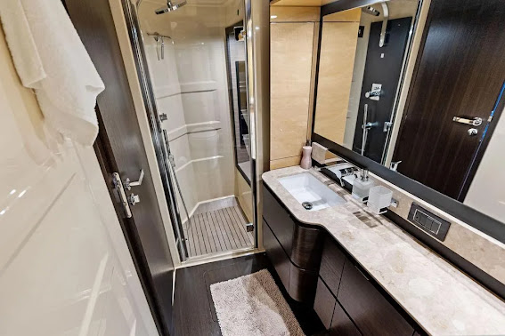 70’ Azimut Grand