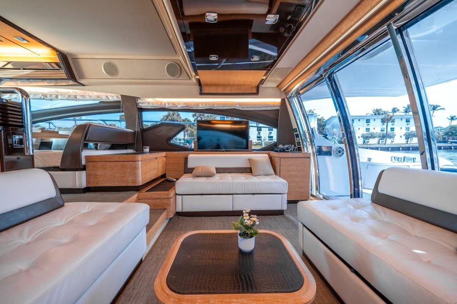 66 ft Azimut Lux