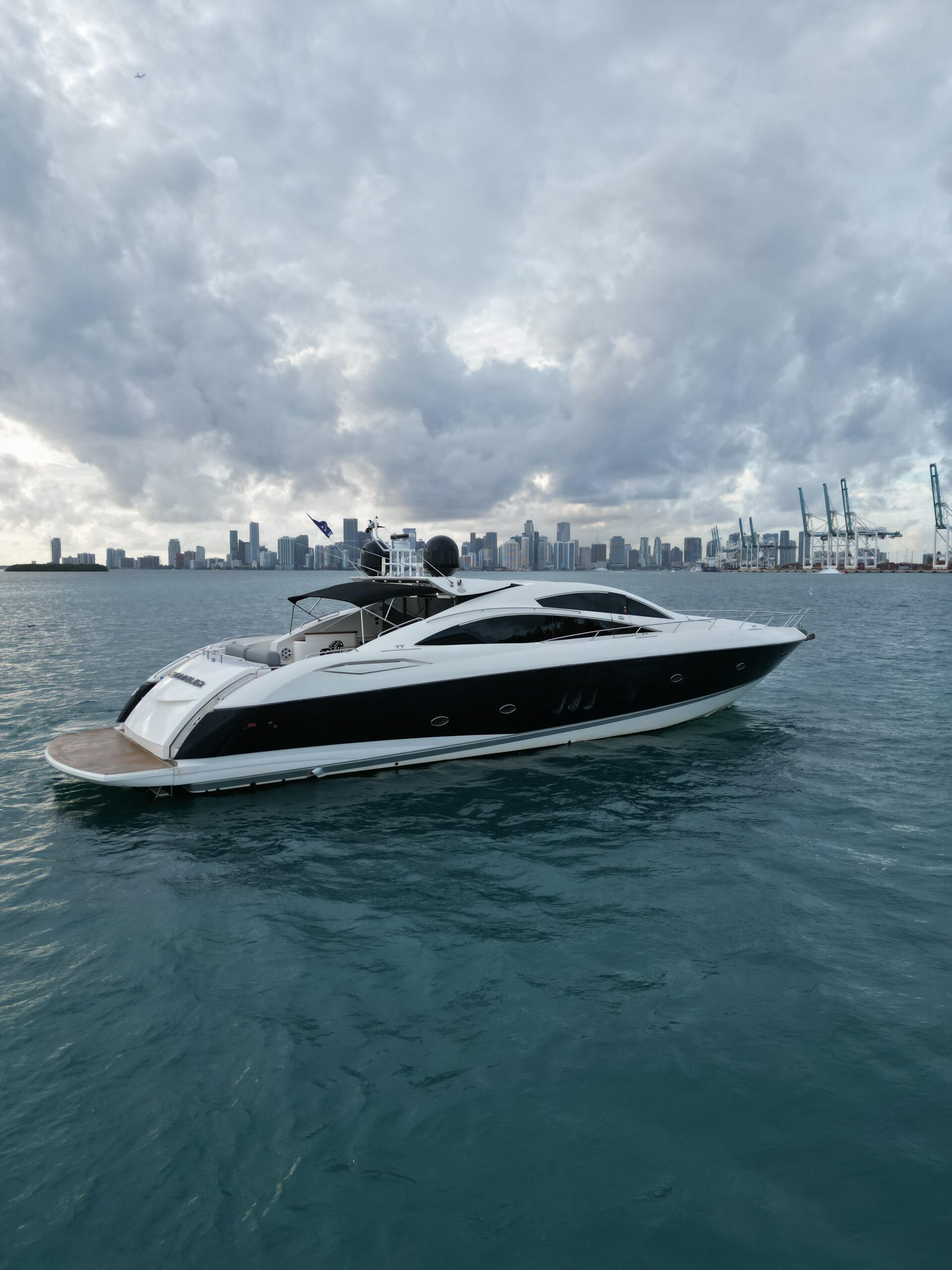82FT SUNSEEKER PREDATOR