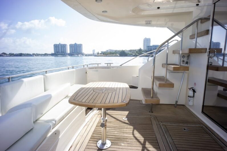55 FT FAIRLINE FLYBRIDGE
